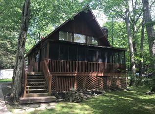 1146 Thunder Dr, Pocono Summit, PA