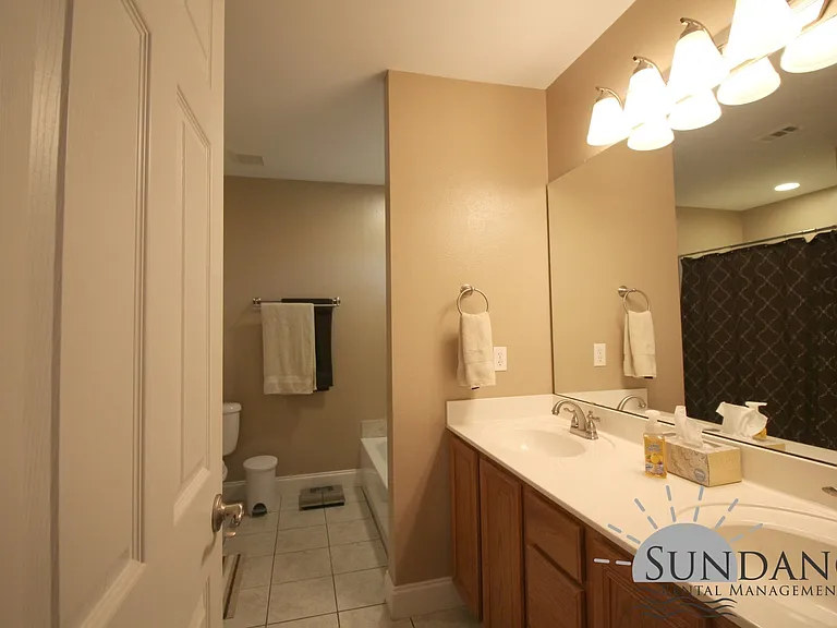 1719 Pine Ave — Photo 8