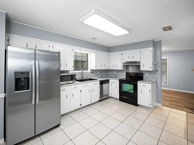 115 Donna Cir — Photo 7