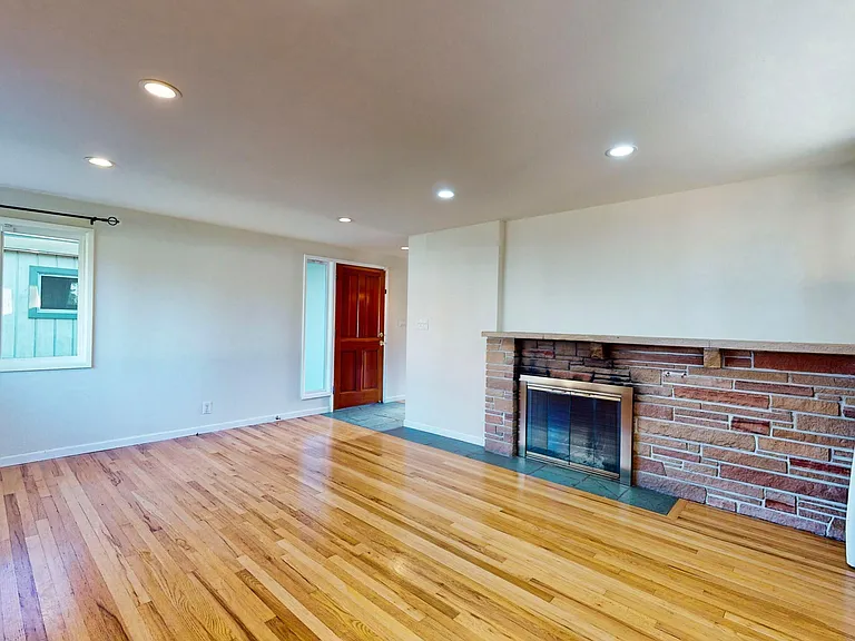 14405 SE 15th St — Photo 10