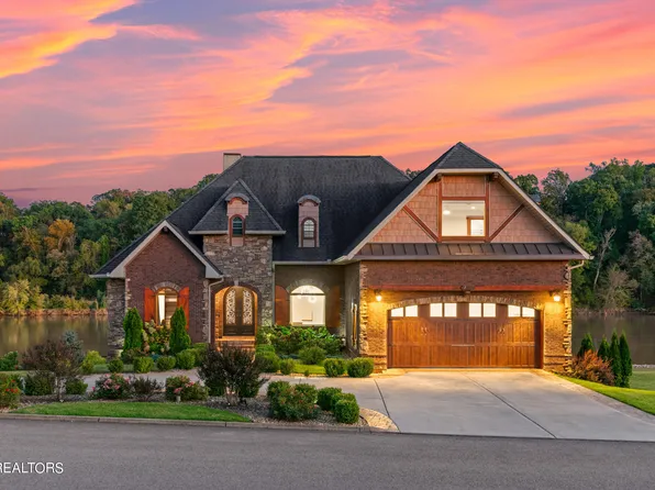 2742 River Island Blvd, Kodak, TN 37764
