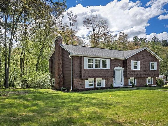 3rd image of 19 Shady Hill Dr