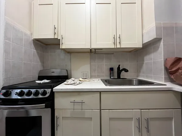 240 West 104th Street image 8 of 9