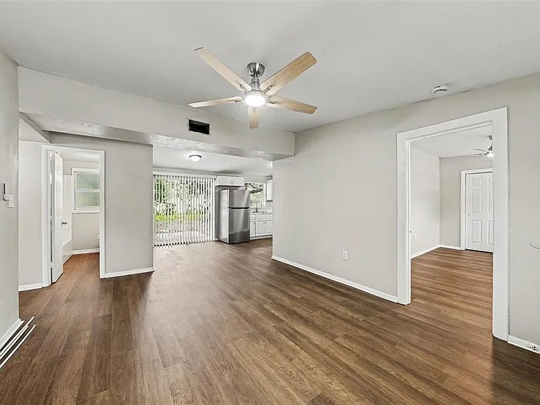 4022 E Henry Ave — Photo 8