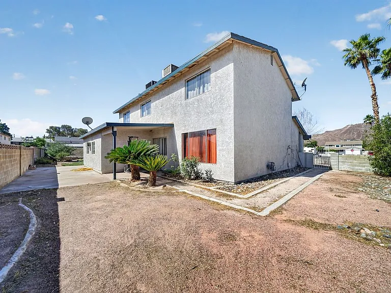 389 Summer Creek Ct — Photo 23