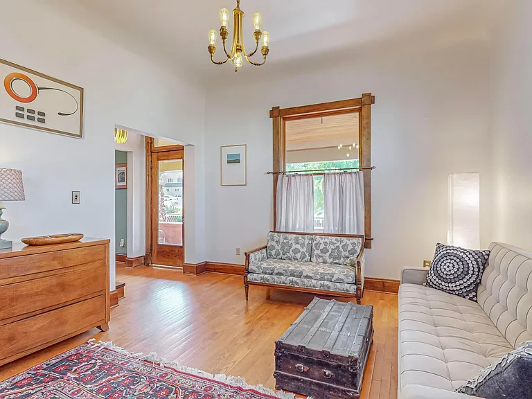 115 Elm St NE — Photo 6