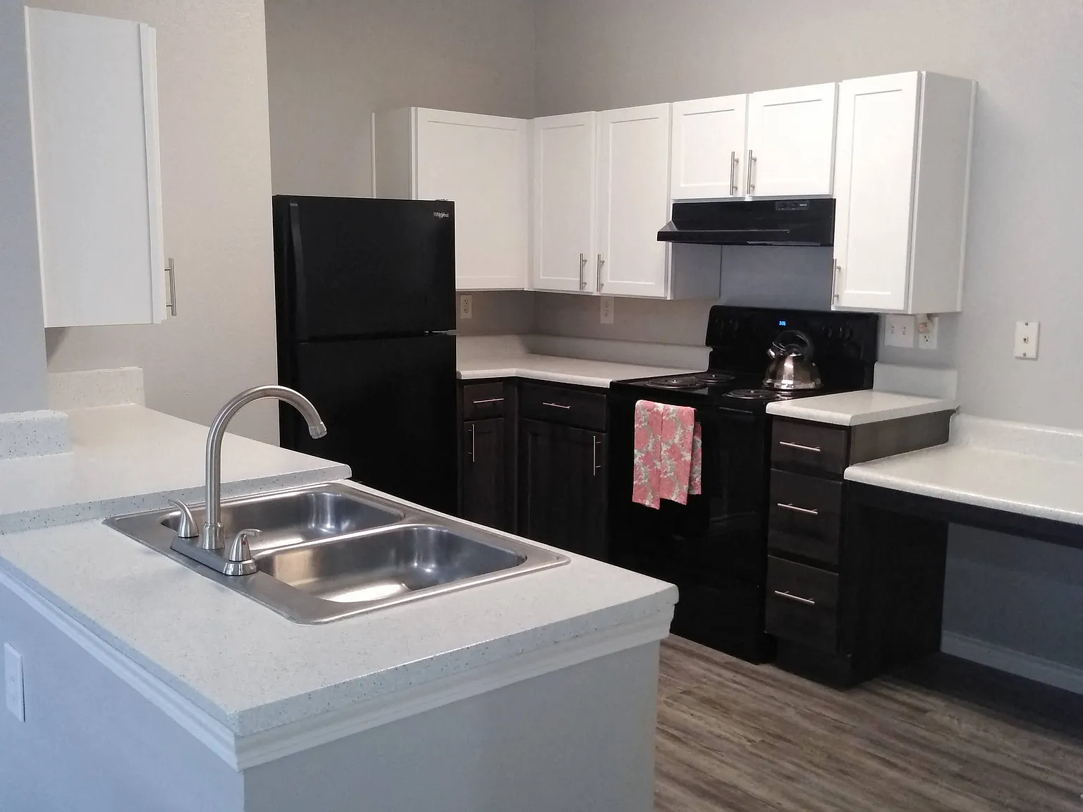 Mission Del Rio Apartment Homes — Photo 3