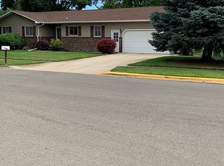 800 Plum Dr, Pierre, SD 57501