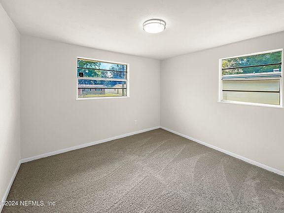 5th image of 231 RENNE Drive N