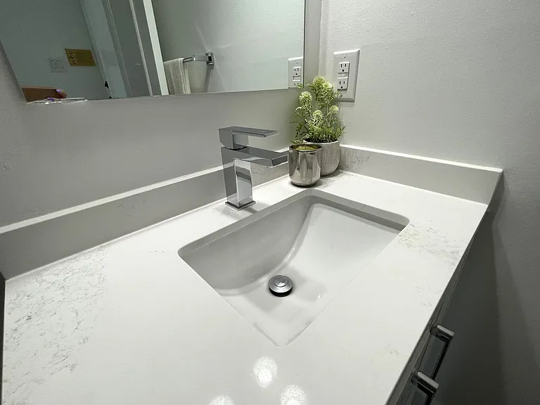 2373 Bloor St W — Photo 20