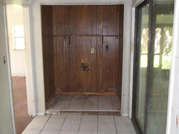 5th image of 200 Lantana Ln