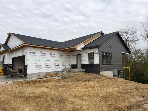 570 Maclan Cir, Iowa City, IA 52246