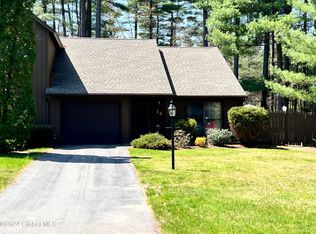 14 Margaret Dr, Queensbury, NY 12804