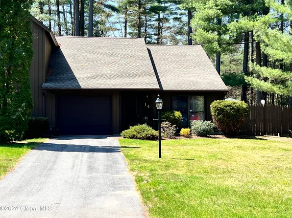 14 Margaret Drive, Queensbury, NY 12804