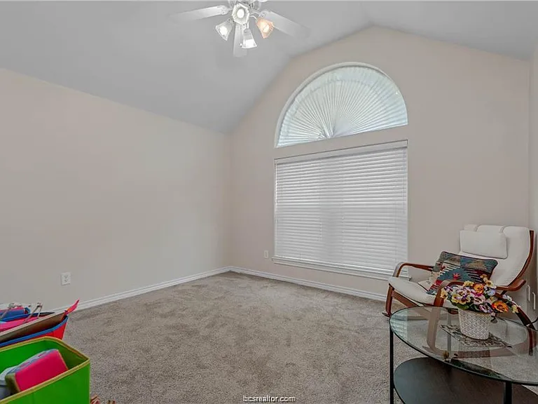 3755 Essen Loop — Photo 18