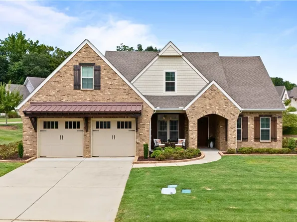 1305 Spring Lakes Xing, Opelika, AL 36801