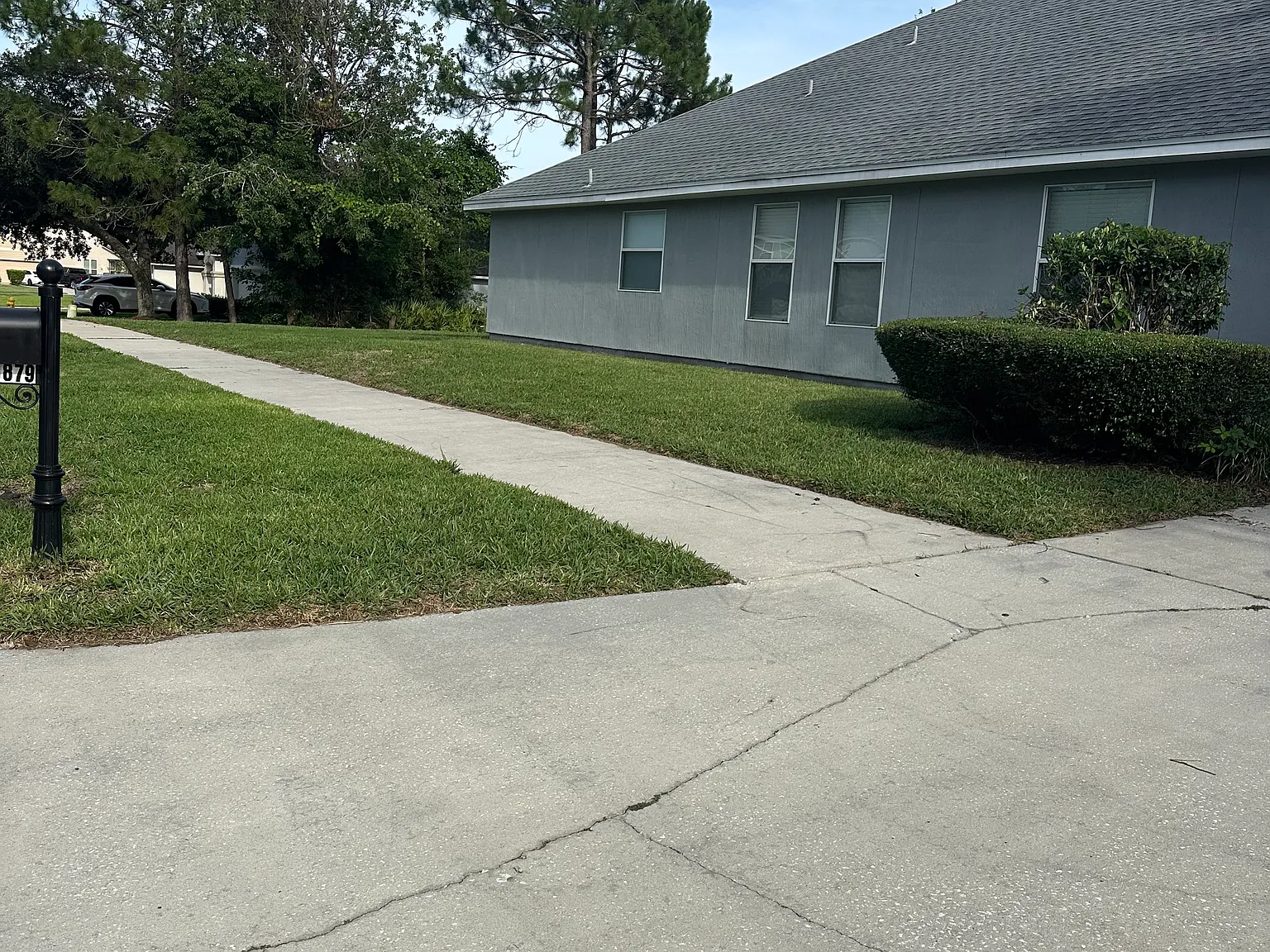4 bed, 2016 sqft, $2,300 — Photo 3