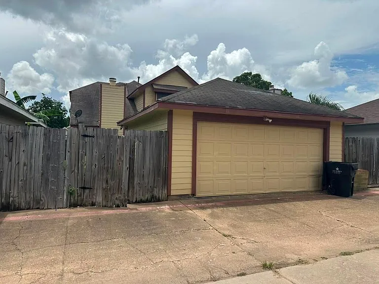 8623 Beechcrest St — Photo 45