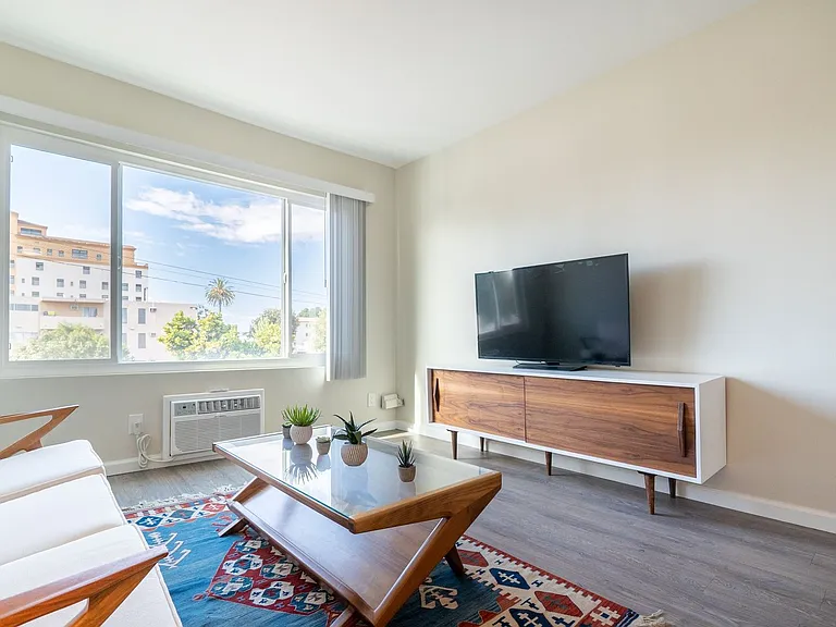 Rosemont Heights Apartments! — Photo 3
