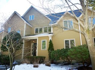 6 Fieldstone Ln, Natick, MA 01760