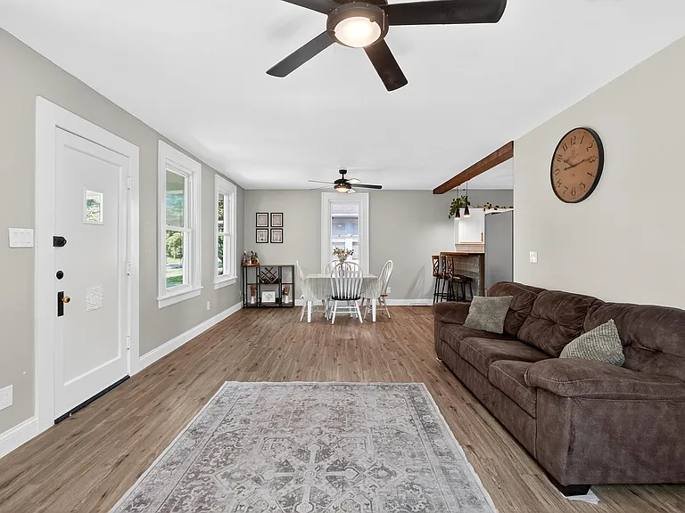 244 Sumner Blvd — Photo 4