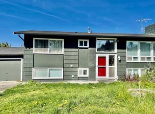 26203 17th Ave S, Seattle, WA