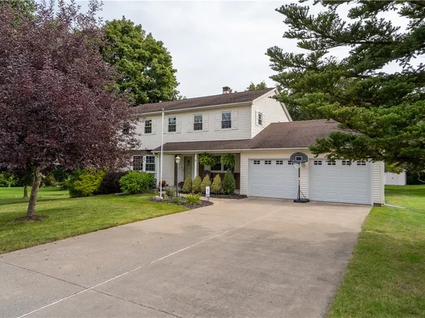 3 Needham Ave, Phelps, NY 14532