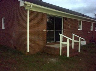 7369 Hyannis Dr, Fayetteville, NC 28304