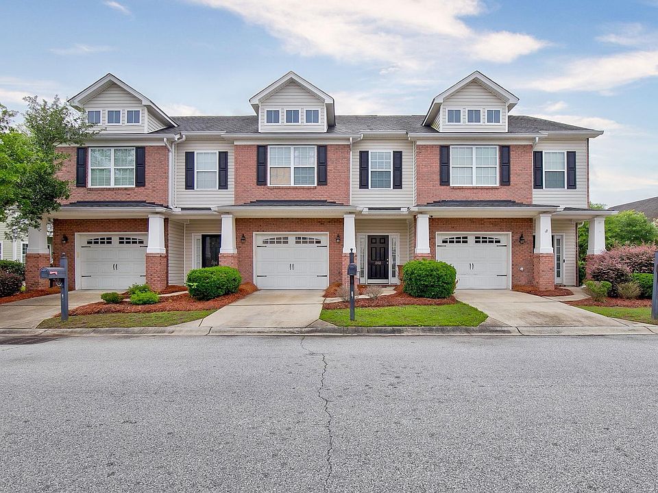 1st image of 202 Pennington Square Way