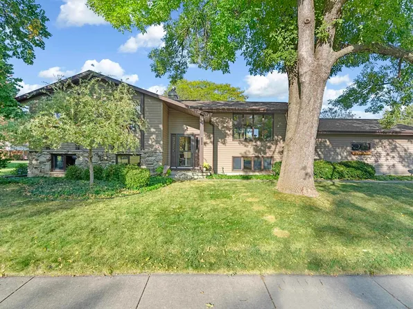 1112 Visgro St, Menasha, WI 54952