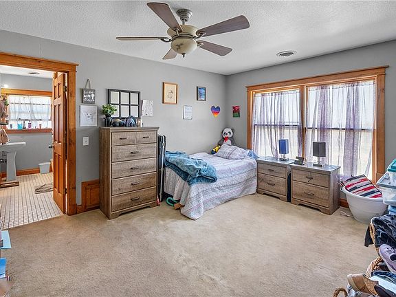 5th image of 2456 Upland Ln