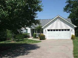 111 Lillians Ln, Greer, SC 29651