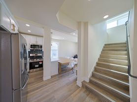 The Lyra Victorian Home on Menlo Avenue!