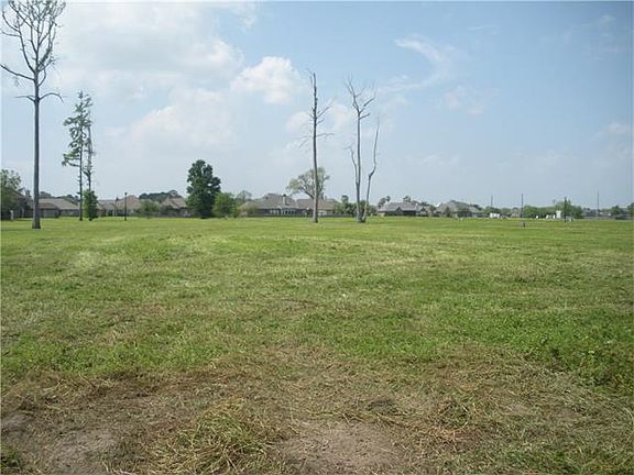 4th image of 624 Desoto Dr