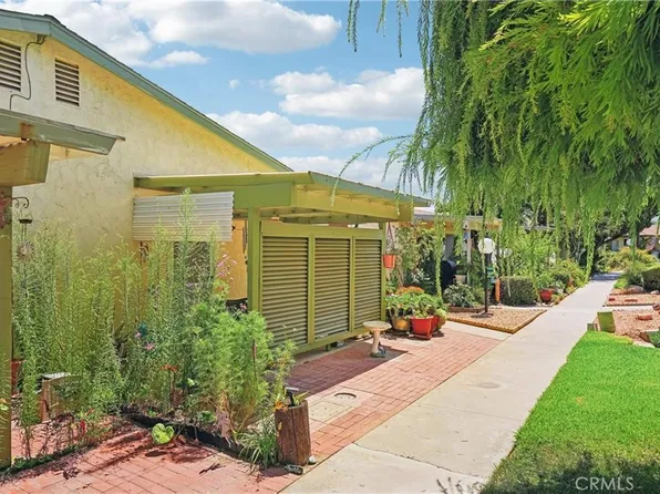 199 Summit View Dr APT B, Calimesa, CA 92320