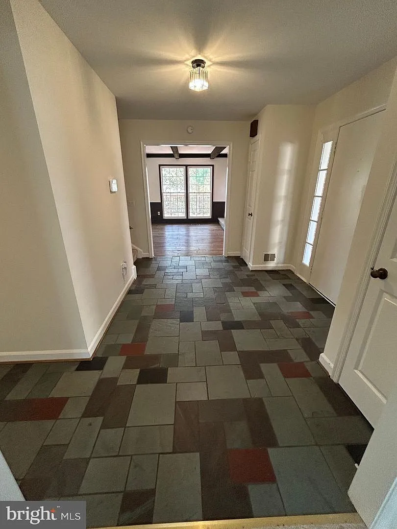 3816 Ridgelea Drive - 1 — Photo 3