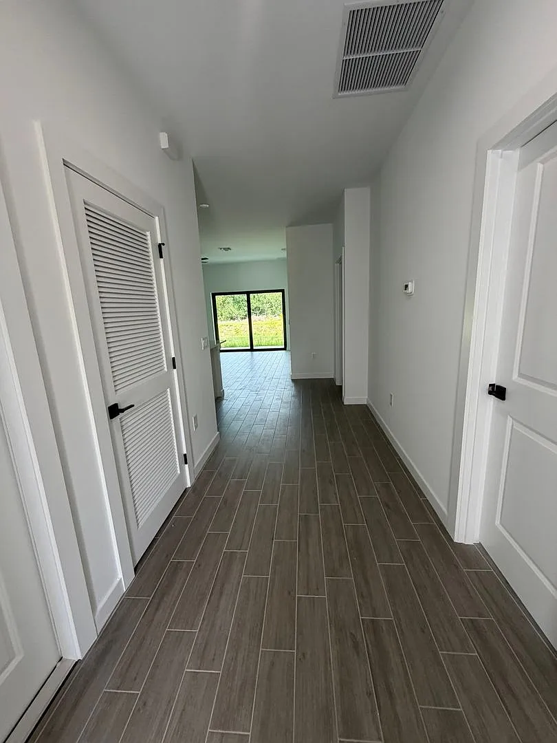 3 bed, 2.0 bath, 1198 sqft, $1,660 — Photo 3