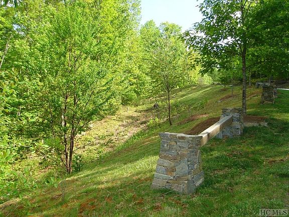 2nd image of 1 Trillium Ridge Rd