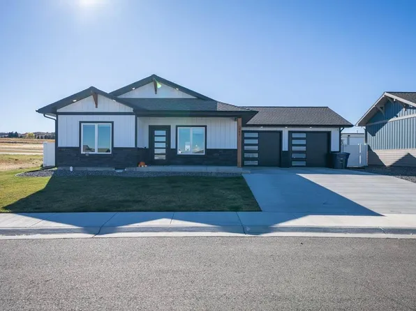 755 Go Around Loop, Cody, WY 82414