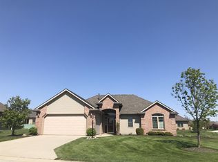 1350 Hollendale Dr, Bluffton, IN 46714