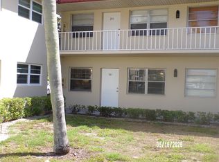 104 Royal Oak Dr APT 103, Vero Beach, FL 32962