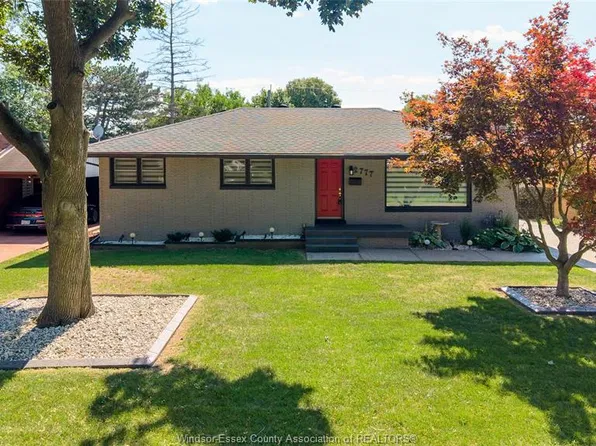 2777 Rockwell Blvd, Windsor, ON N9E 2A2