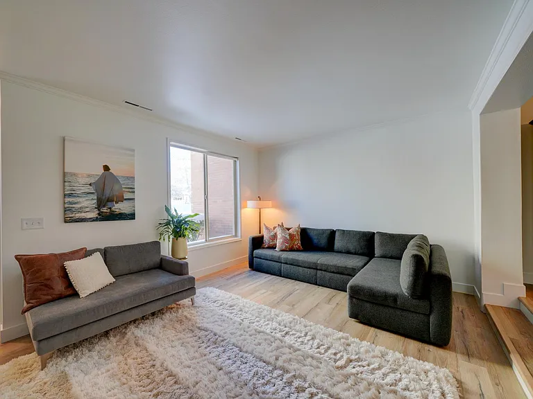 124 Parkway — Photo 12