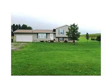 1043 Fort St photo 1