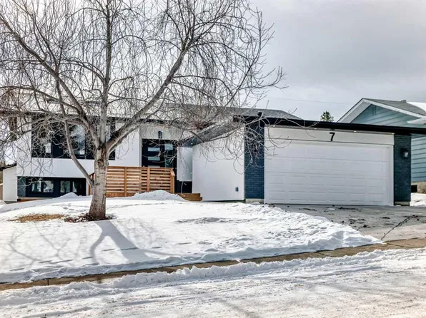 7 N Lake Sundance Pl SE, Calgary, AB T2J 2S9