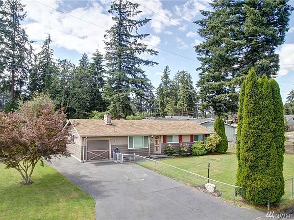 2nd image of 19403 Twinkle Dr E