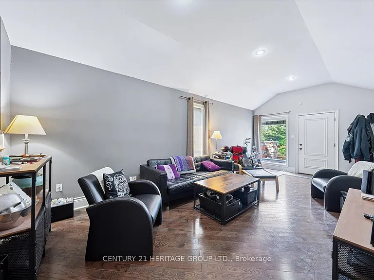 169 King Edward Ave — Photo 7