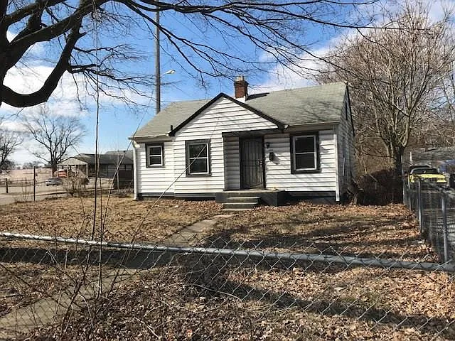 3002 N Temple Ave photo 1