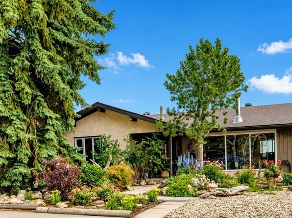 6216 W Touchwood Dr NW, Calgary, AB T2K 3L9