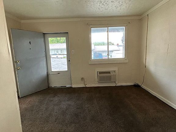 2nd image of 1018 W Lexington Ave APT 4